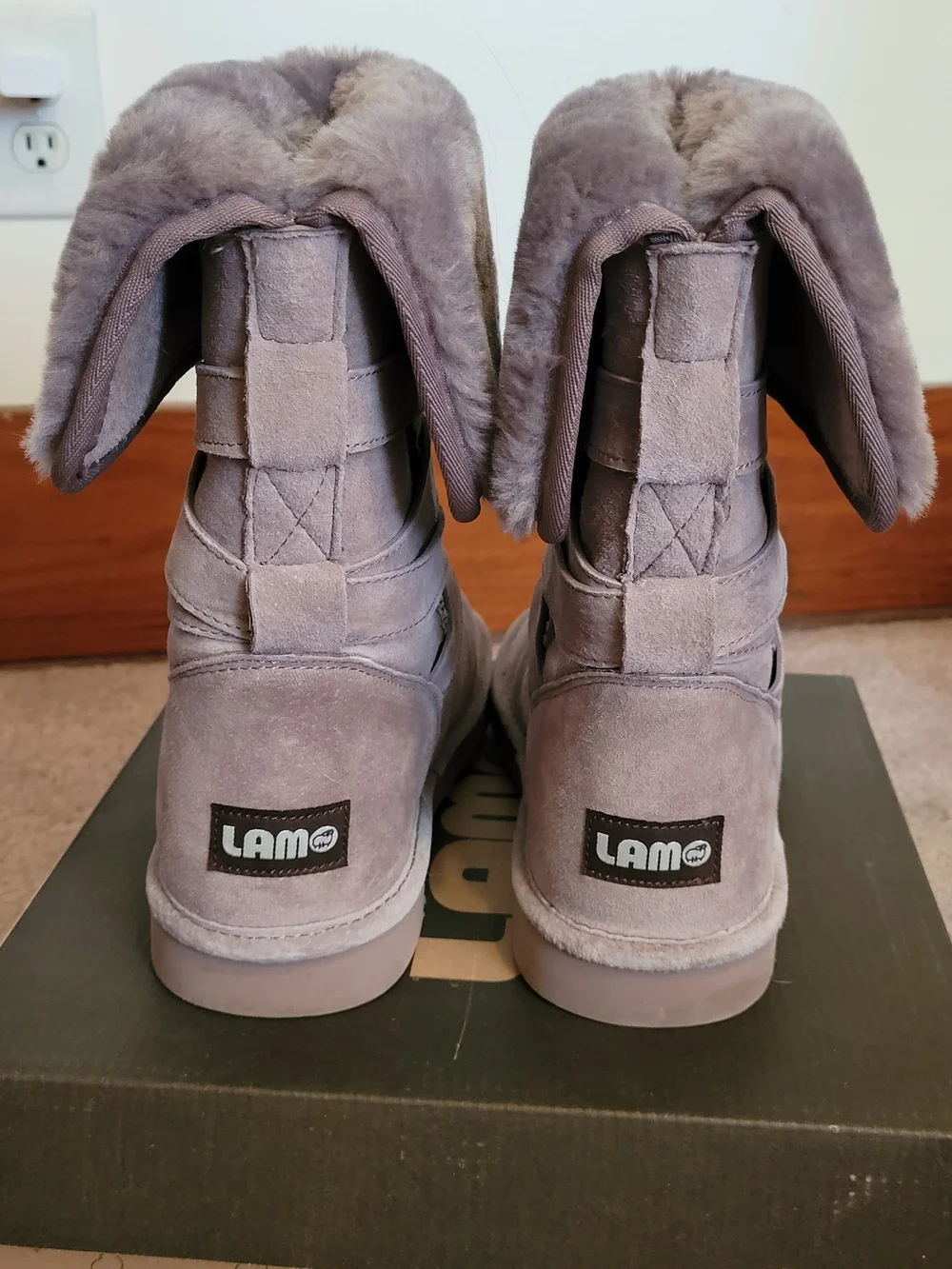 Lamo Womens Size 8 Suede Shearling Gray Fold-Over Cuff Winter Boots EUC